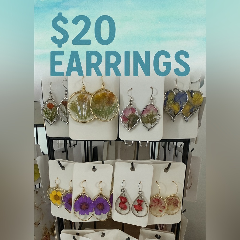 Floral Resin Earrings Set